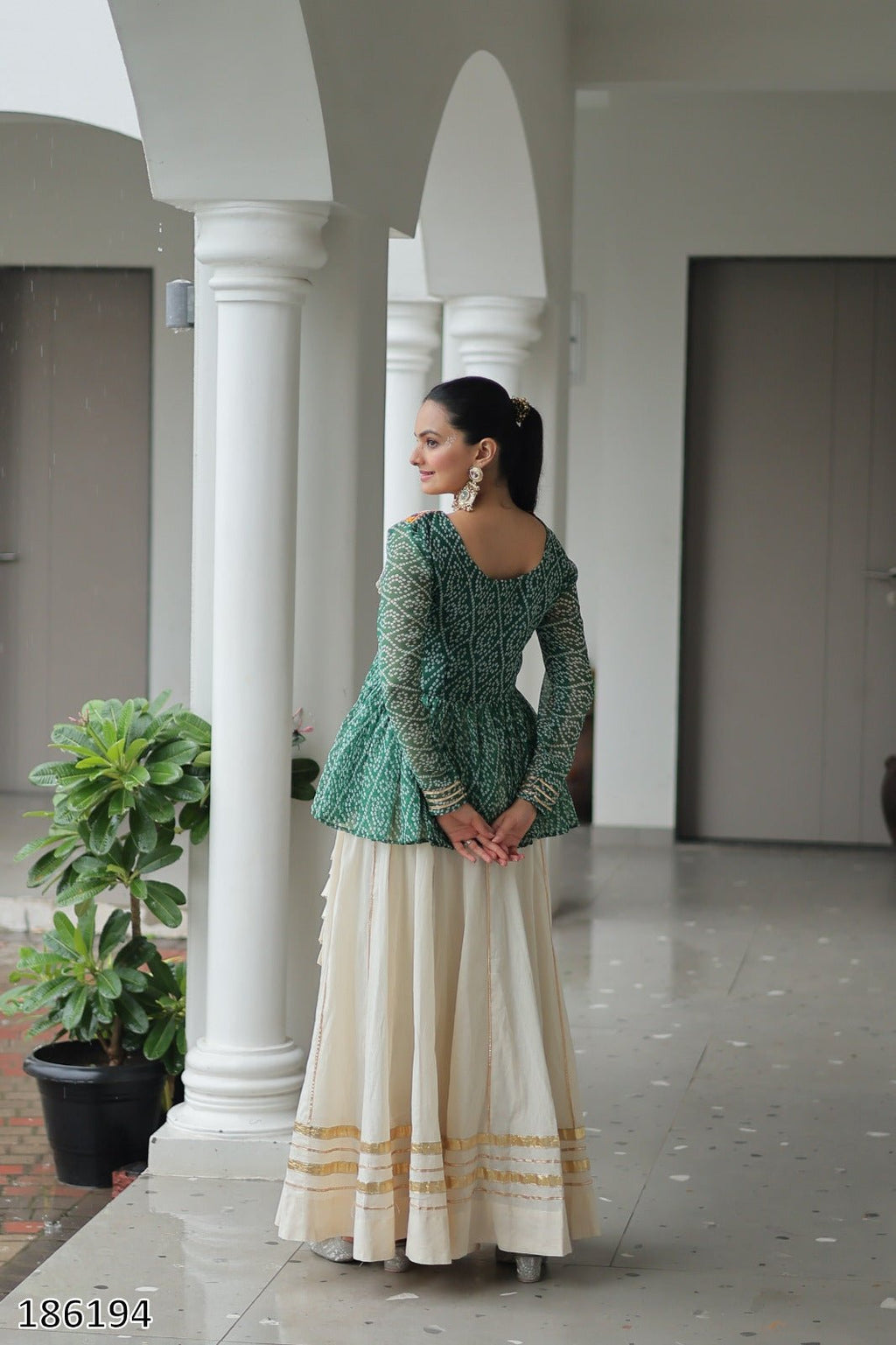 Beautiful Lehnga and Blouse - Pickkart