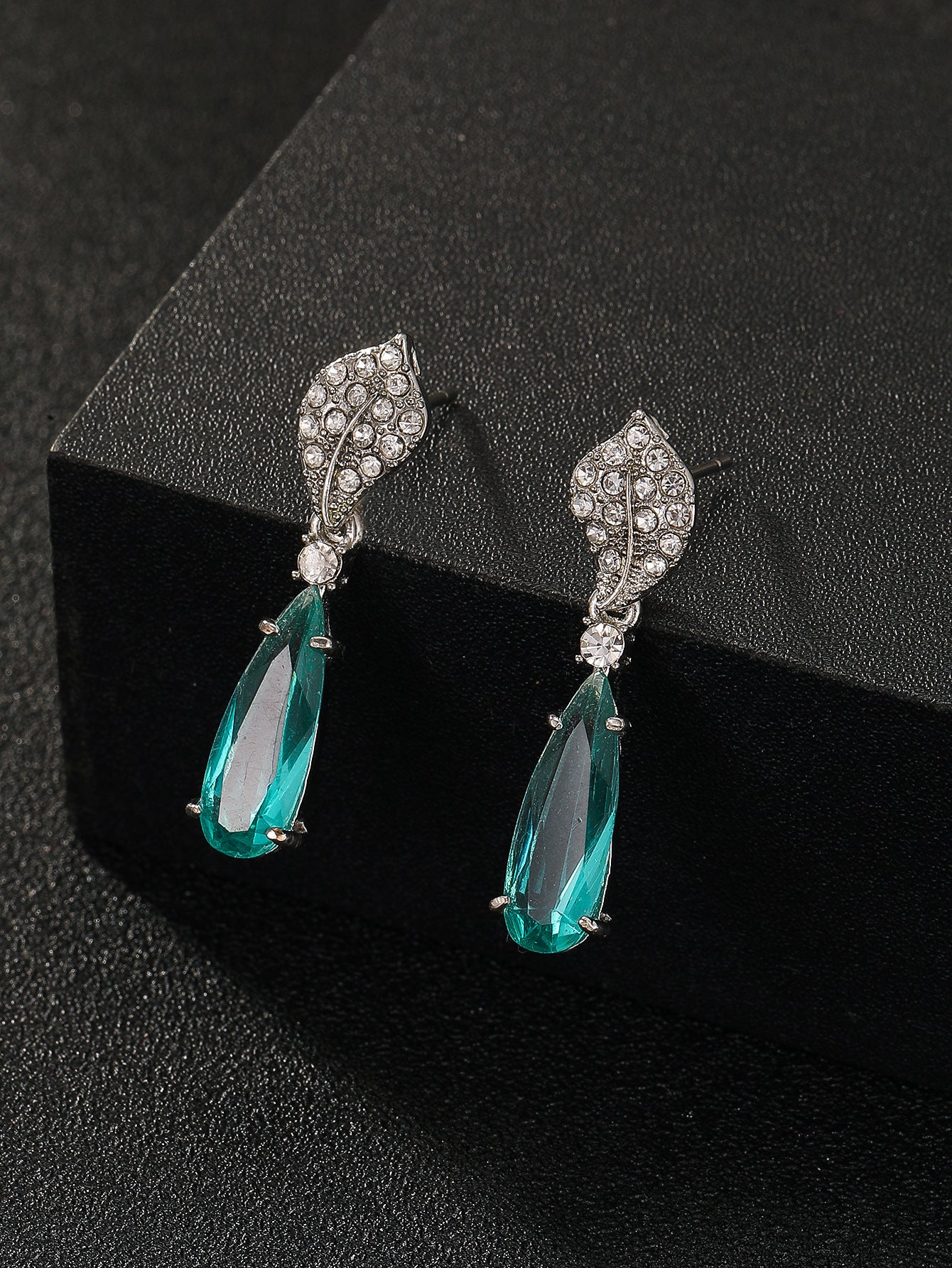 Retro Exaggerated Simple Fashion Accessories Female Earrings - Pickkart