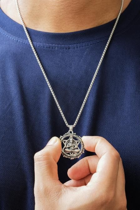 Shree Yantra with Hanuman Raksha Pendant with Chain - Pickkart