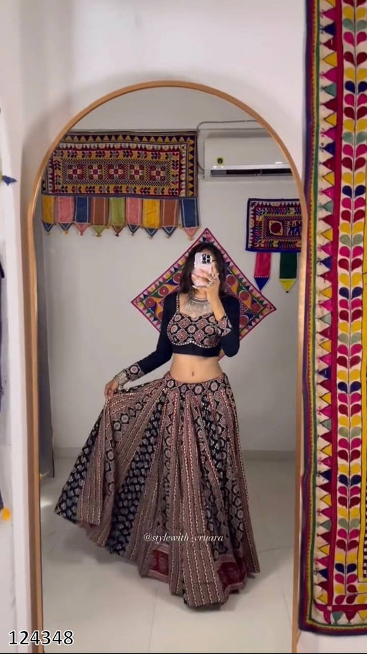 Stiched Lehnga & blouse - Pickkart