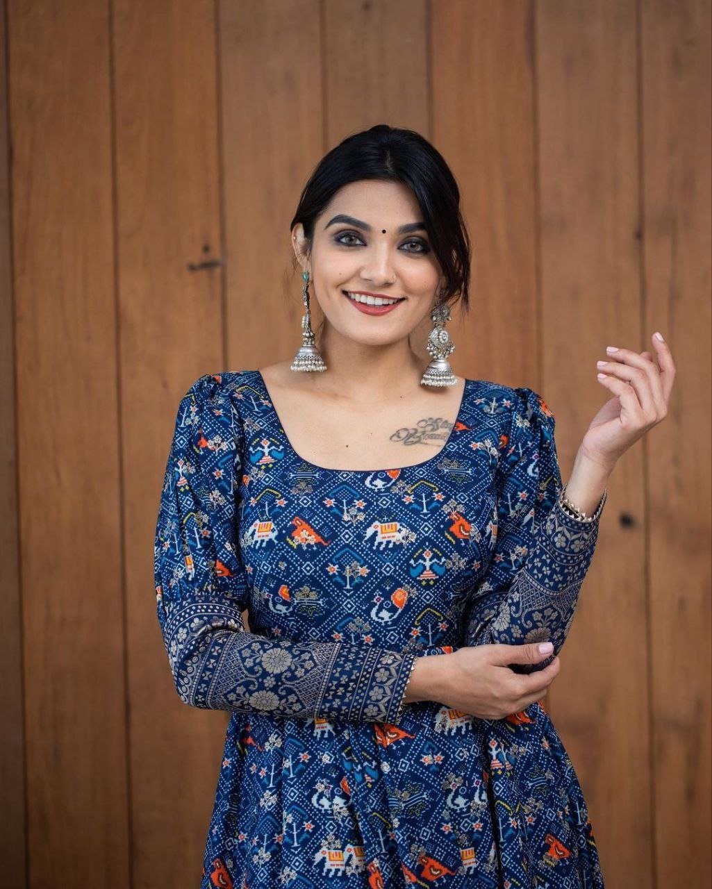 Stylish Fancy Trendy Printed Georgette Gown For Women For Party Wedding Festival Functions - Pickkart